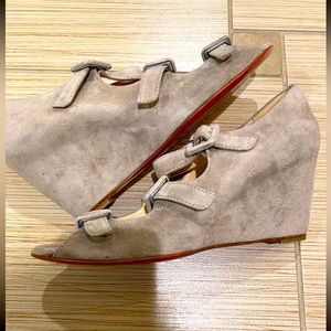 🆕 Christian Loubiton Suede Wedges with straps